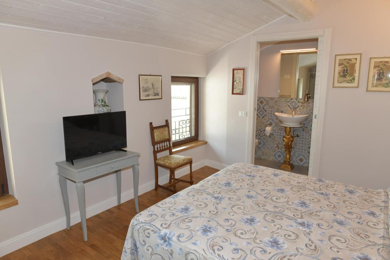 카프레네돌로 Civico 43 B&B 외부 사진